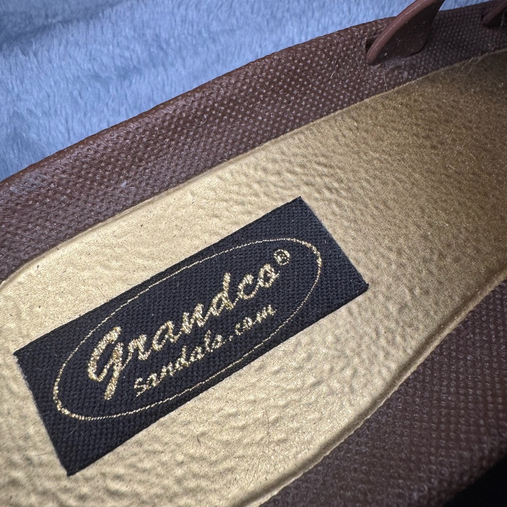 Grandco Women's Gold Beaded Sandals
Strappy Size 8 Brand New - Picture 7 of 9